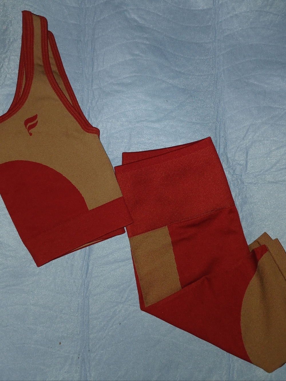 Fabletics Seamless  Active Set/ Small - Picture 2 of 5